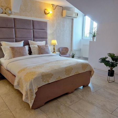 Pension Casablanca Hotel Câmpina Kültér fotó